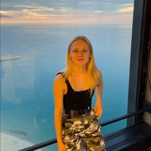 Meet your Posher, Skylahr